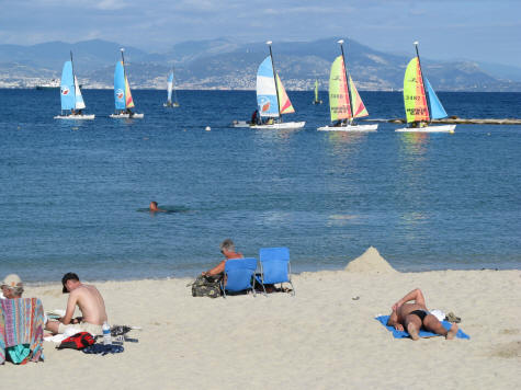 Sailing of the Cap d'Antibes (Antibes Peninsula)